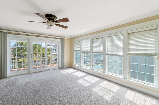 1098 Harbor Ln, Gulf Breeze, FL 32563