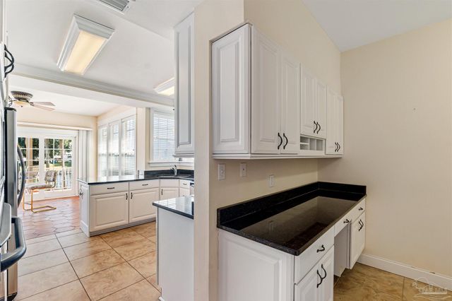 1098 Harbor Ln, Gulf Breeze, FL 32563