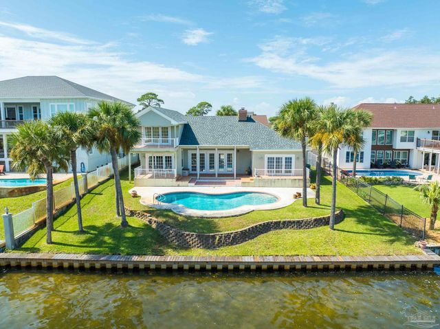 1098 Harbor Ln, Gulf Breeze, FL 32563