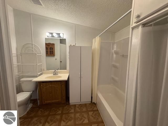 10242 N 7 Mile Road, Lake City, MI 49651