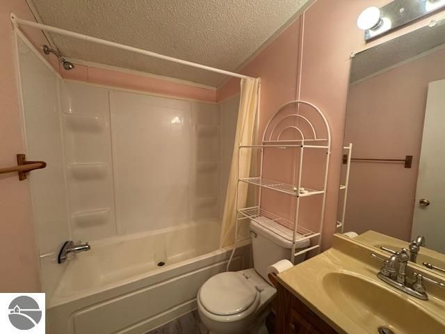 10242 N 7 Mile Road, Lake City, MI 49651