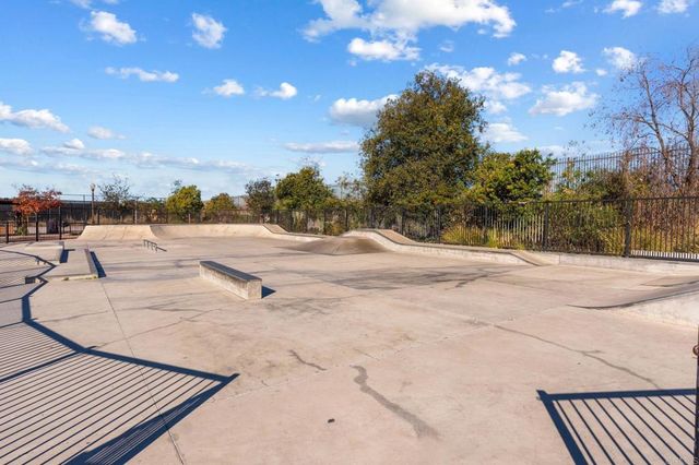 15968 Parkview Loop, San Diego, CA 92127