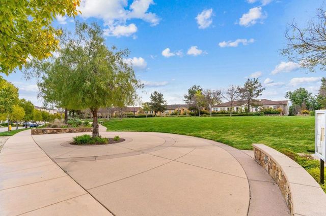 15968 Parkview Loop, San Diego, CA 92127