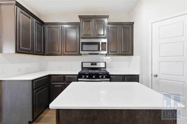 7800 Vista Mejor DR, Austin, TX 78744