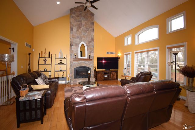 24160 Fairview Drive, New Boston, MI 48164