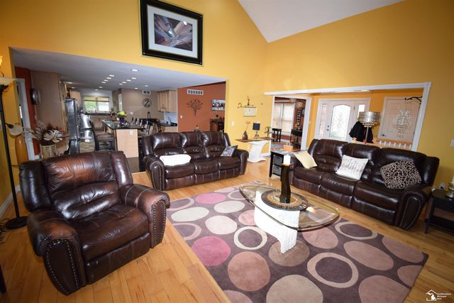 24160 Fairview Drive, New Boston, MI 48164