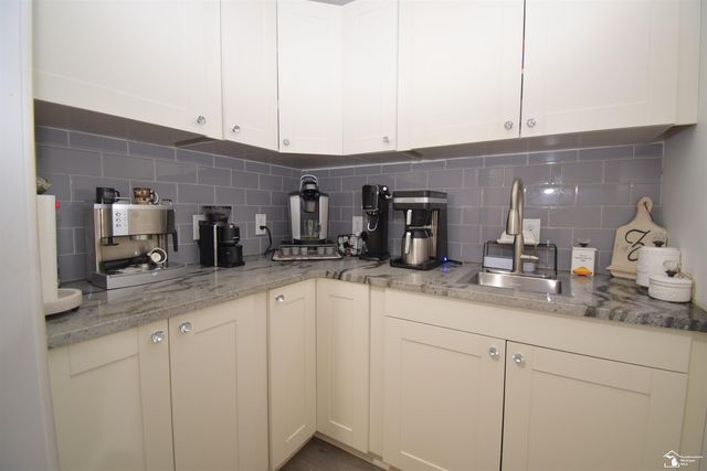 24160 Fairview Drive, New Boston, MI 48164