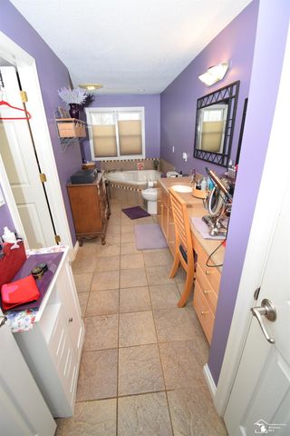 24160 Fairview Drive, New Boston, MI 48164