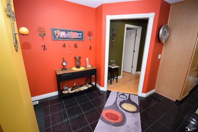 24160 Fairview Drive, New Boston, MI 48164