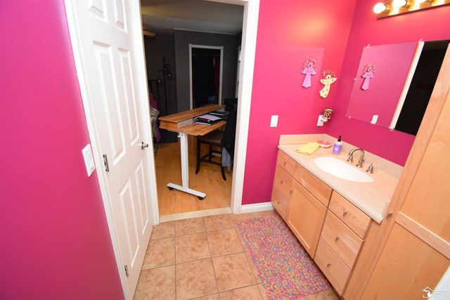 24160 Fairview Drive, New Boston, MI 48164