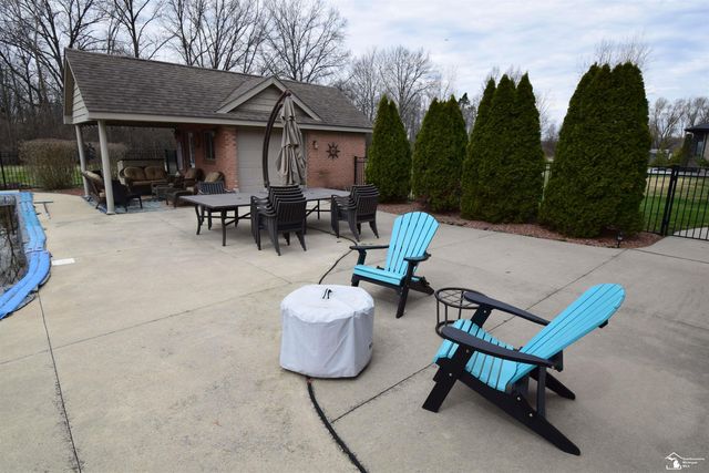 24160 Fairview Drive, New Boston, MI 48164