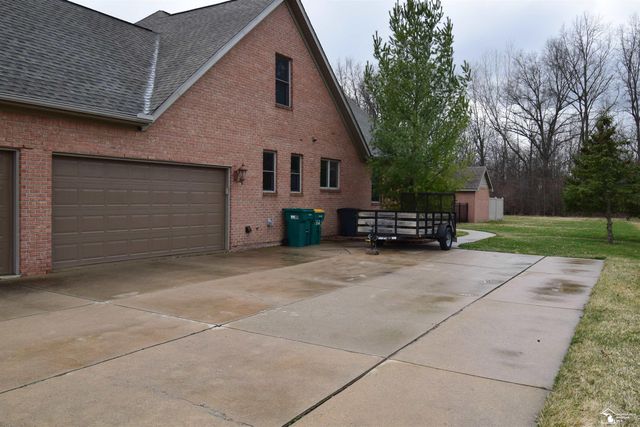 24160 Fairview Drive, New Boston, MI 48164