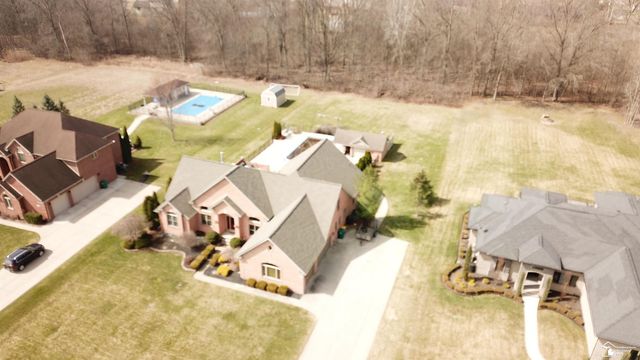 24160 Fairview Drive, New Boston, MI 48164