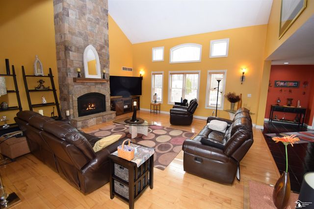 24160 Fairview Drive, New Boston, MI 48164