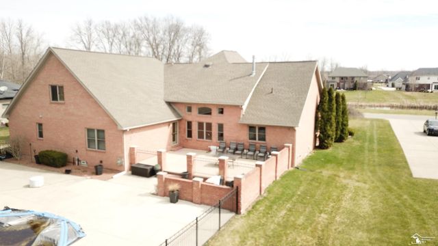 24160 Fairview Drive, New Boston, MI 48164