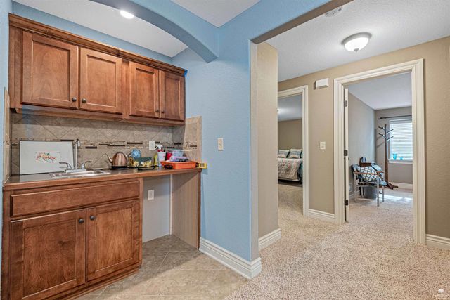 5100 Shadowridge Drive, Manhattan, KS 66503