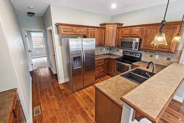 5100 Shadowridge Drive, Manhattan, KS 66503