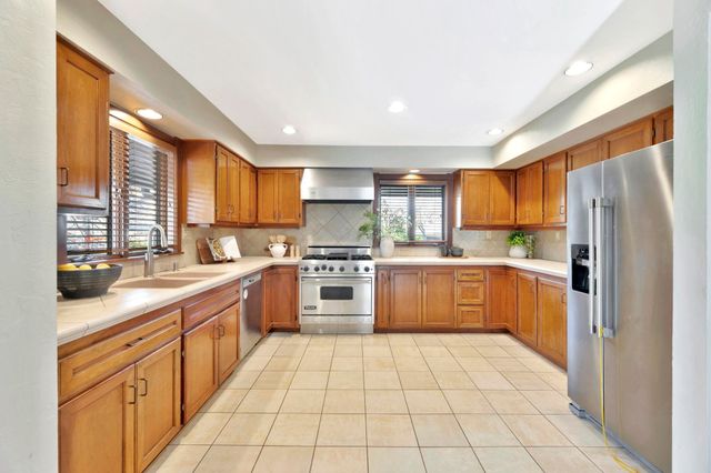 8919 E Boxthorn St, Wichita, KS 67226