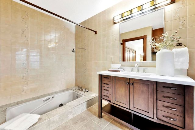 8919 E Boxthorn St, Wichita, KS 67226