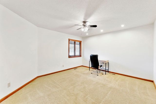 8919 E Boxthorn St, Wichita, KS 67226