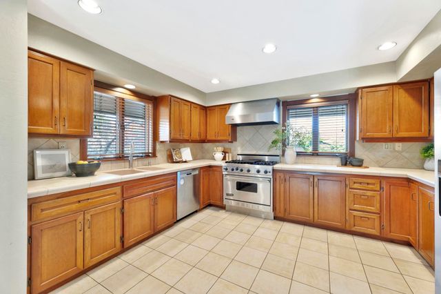 8919 E Boxthorn St, Wichita, KS 67226