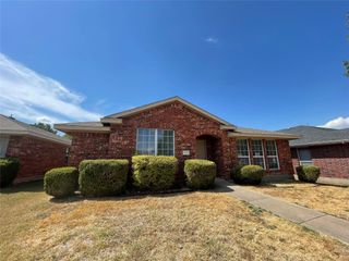 713 Horseshoe Court, Desoto, TX 75115