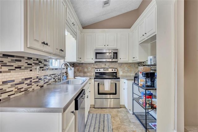 13 Oak Grove Lane NW, Adairsville, GA 30103