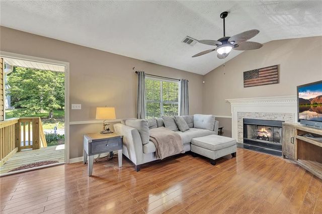 13 Oak Grove Lane NW, Adairsville, GA 30103