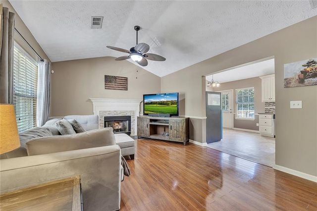13 Oak Grove Lane NW, Adairsville, GA 30103