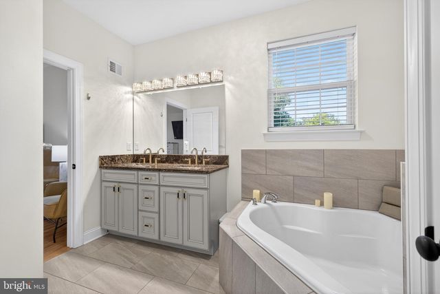 2623 PIKE CREEK RD, Wilmington, DE 19808
