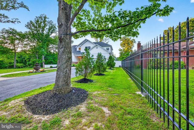 2623 PIKE CREEK RD, Wilmington, DE 19808