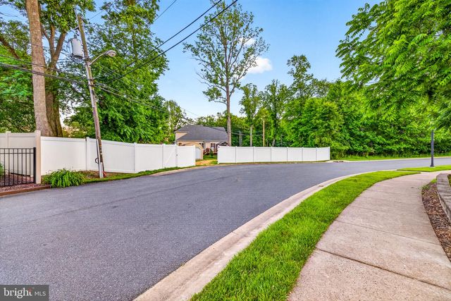 2623 PIKE CREEK RD, Wilmington, DE 19808