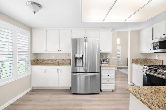 1865 Ithaca Dr, Vista, CA 92081