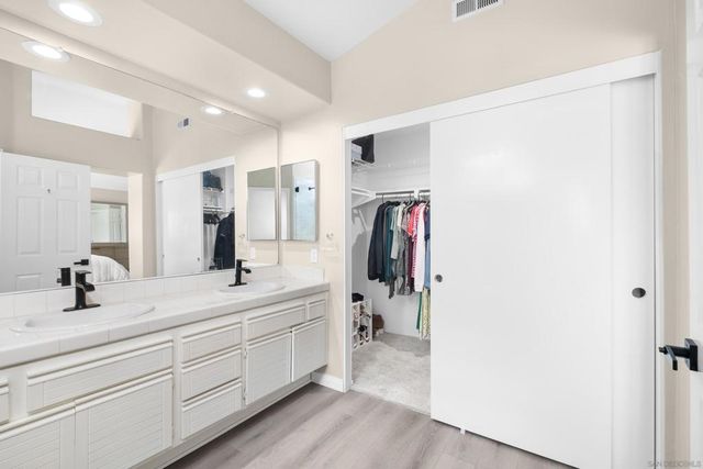 1865 Ithaca Dr, Vista, CA 92081