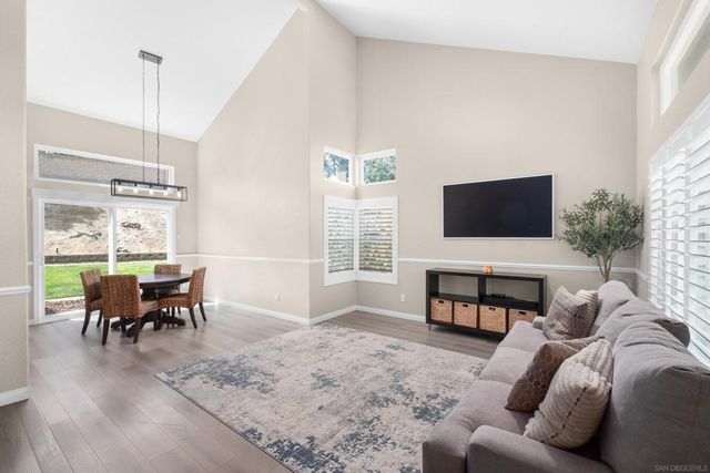 1865 Ithaca Dr, Vista, CA 92081