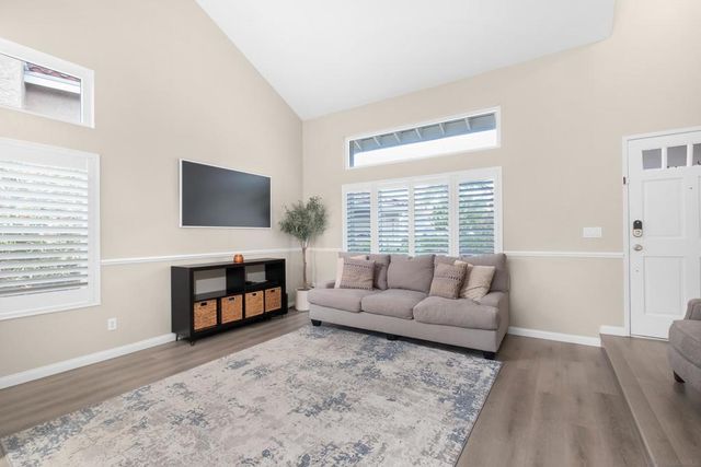 1865 Ithaca Dr, Vista, CA 92081