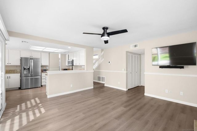 1865 Ithaca Dr, Vista, CA 92081