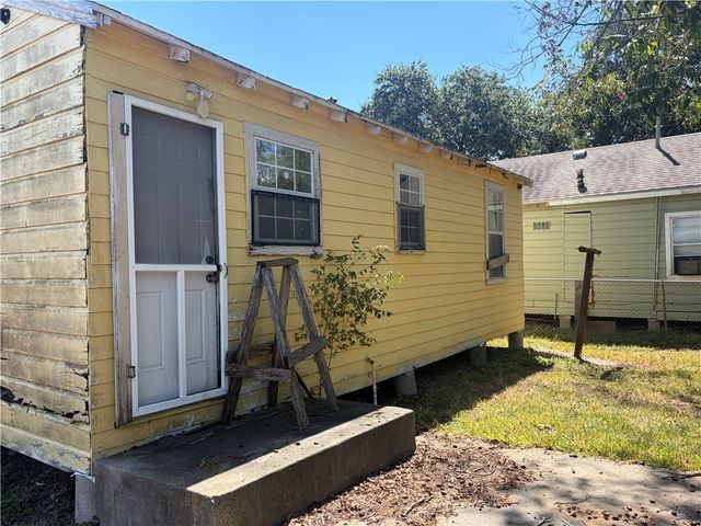 607 Elesa St, Corpus Christi, TX 78405