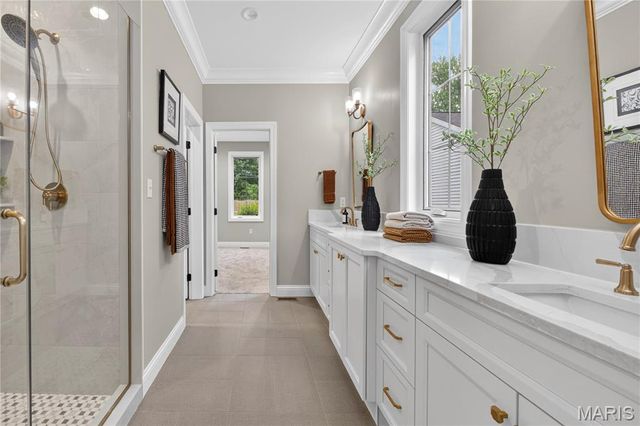 216 W Essex Avenue, Kirkwood, MO 63122