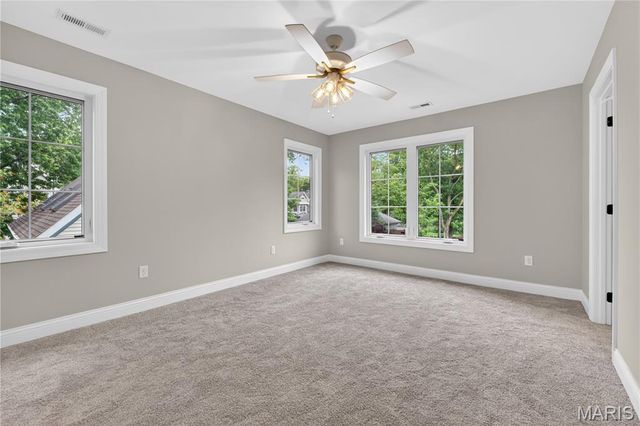 216 W Essex Avenue, Kirkwood, MO 63122