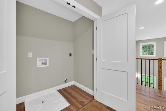 216 W Essex Avenue, Kirkwood, MO 63122