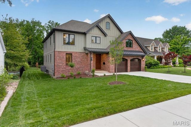 216 W Essex Avenue, Kirkwood, MO 63122