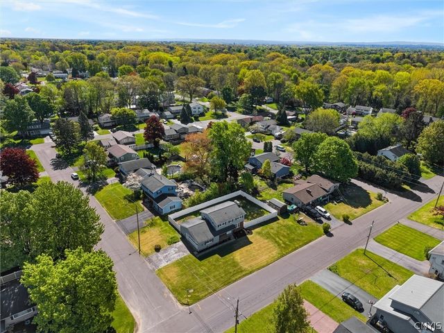 7586 Daphne Drive, Clay, NY 13212