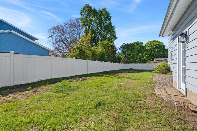 7586 Daphne Drive, Clay, NY 13212