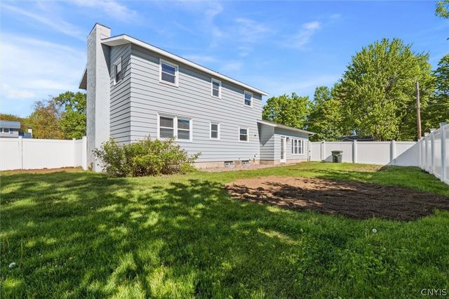 7586 Daphne Drive, Clay, NY 13212