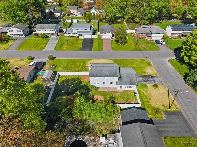 7586 Daphne Drive, Clay, NY 13212