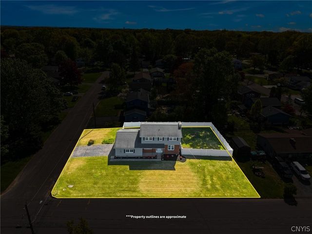 7586 Daphne Drive, Clay, NY 13212