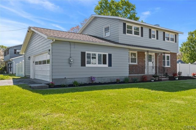 7586 Daphne Drive, Clay, NY 13212