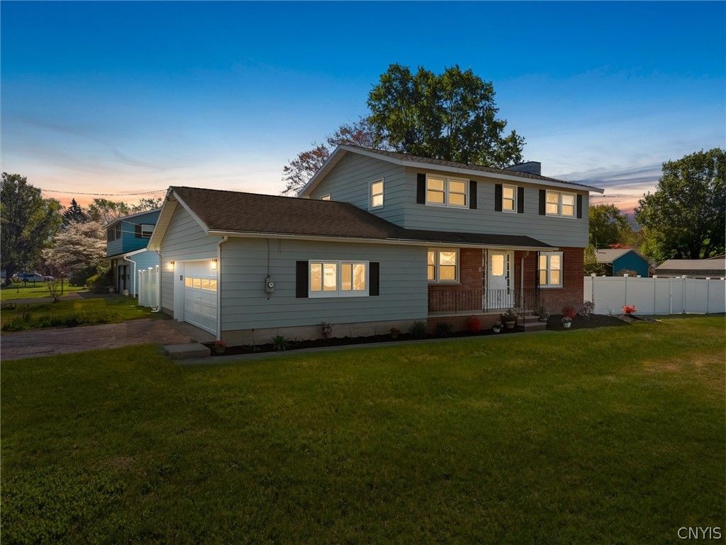 7586 Daphne Drive, Clay, NY 13212