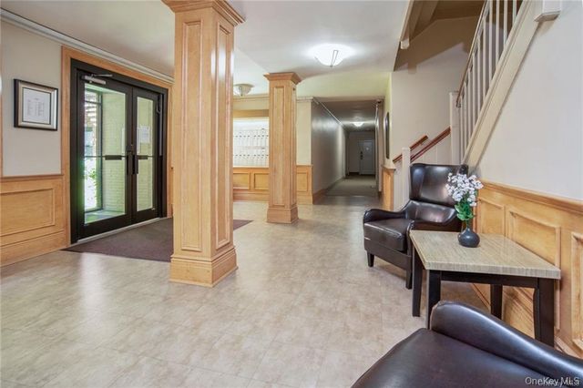 61 White Oak Street 5H, New Rochelle, NY 10801